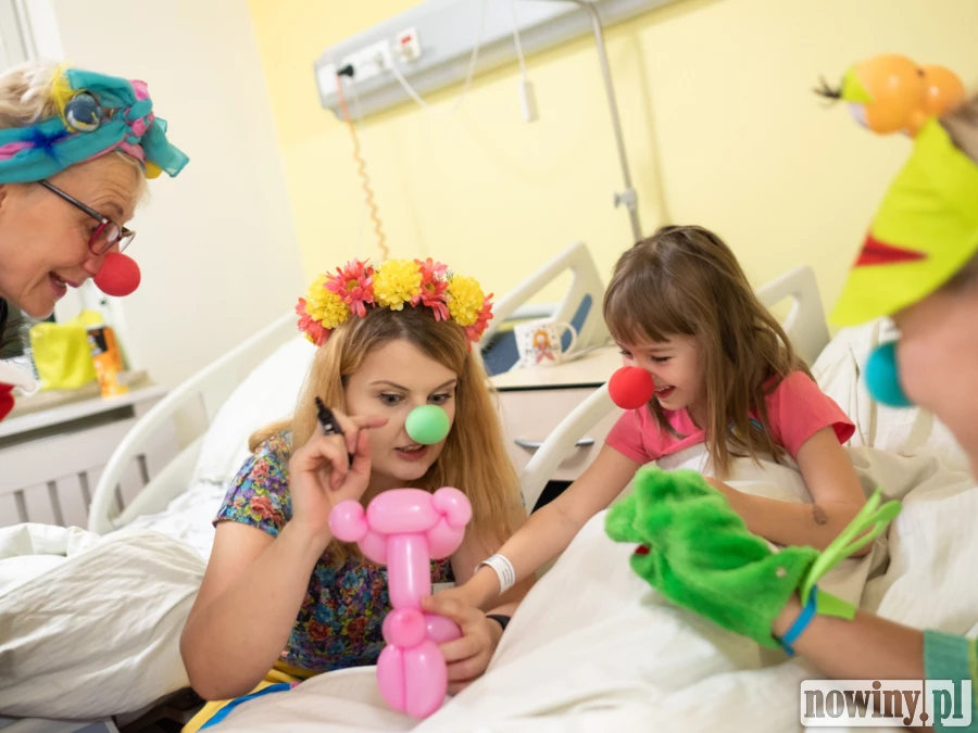 Terapia śmiechem przeciwko bólowi. Fundacja Dr Clown pilnie poszukuje wolontariuszy