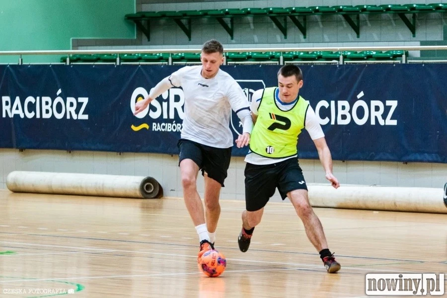 FUTSAL SENIORÓW – wyniki, strzelcy bramek, tabele, zapowiedzi