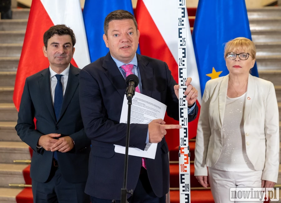 Kryzys Odry i złota alga. Wiceminister mówi o planach na miliony euro, aby powstrzymać katastrofę ekologiczną