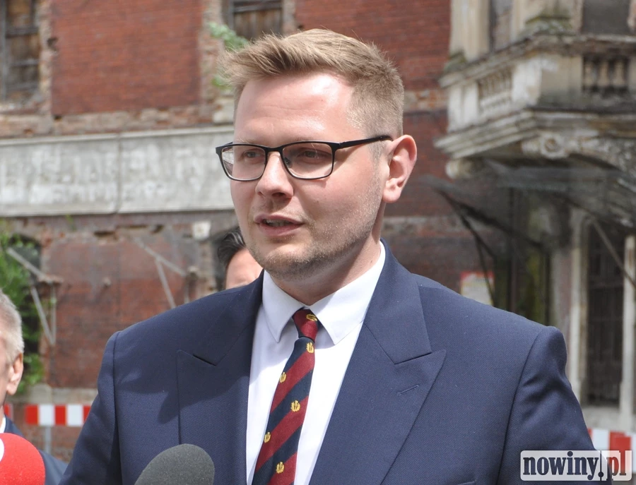 Michał Woś z zarzutami i dozorem policji. Prokuratura Krajowa wydała komunikat po przesłuchaniu posła