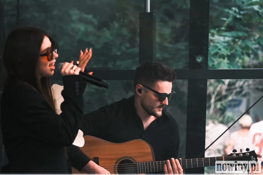 EMI i Adrian Staszuk zagrają w odrestaurowanej piwnicy zamkowej. Jak zdobyć wejściówkę na koncert?