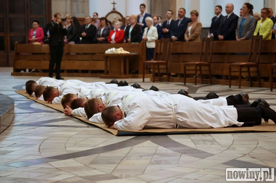 Jutro w Rybniku odbędą się święcenia diakonatu. Biskup zaprasza do udziału w liturgii