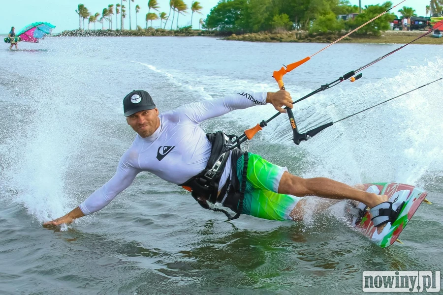 Kitesurfing za granicą: obozy kitesurfingowe dla każdego