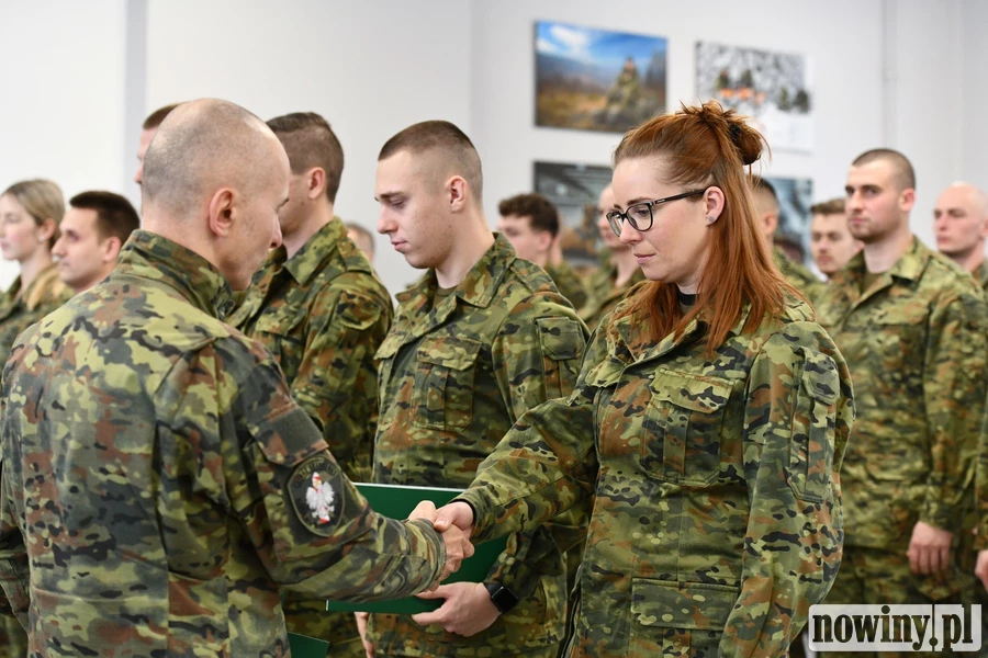 Nowi podoficerowie Śląskiego Oddziału Straży Granicznej odebrali akty mianowania [ZDJĘCIA]