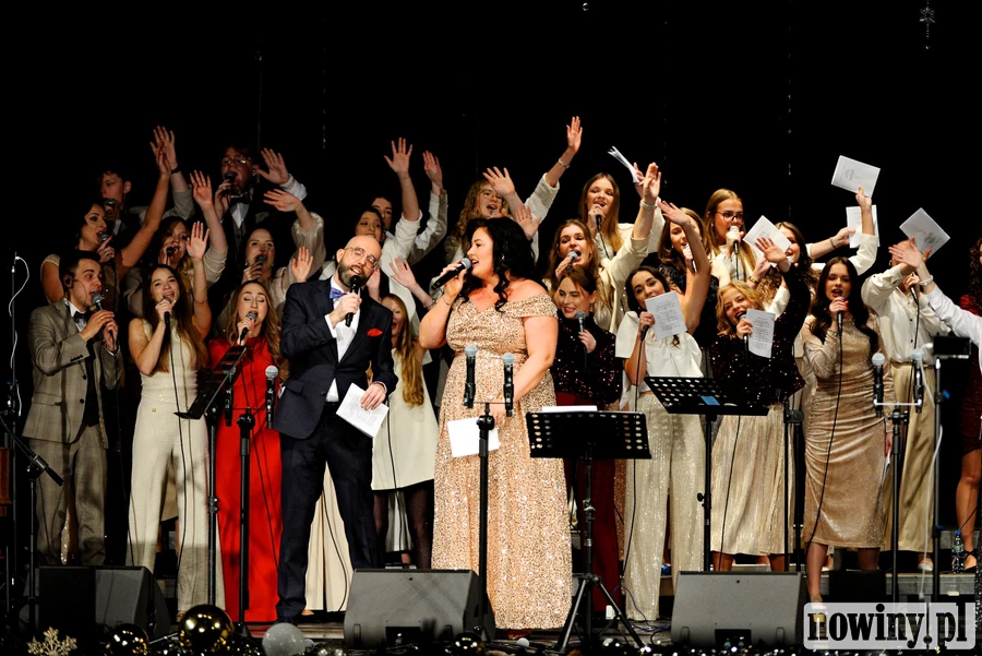 Koncert kolęd i pieśni bożonarodzeniowych Elżbiety i Andrzeja Biskupów[ZDJĘCIA]