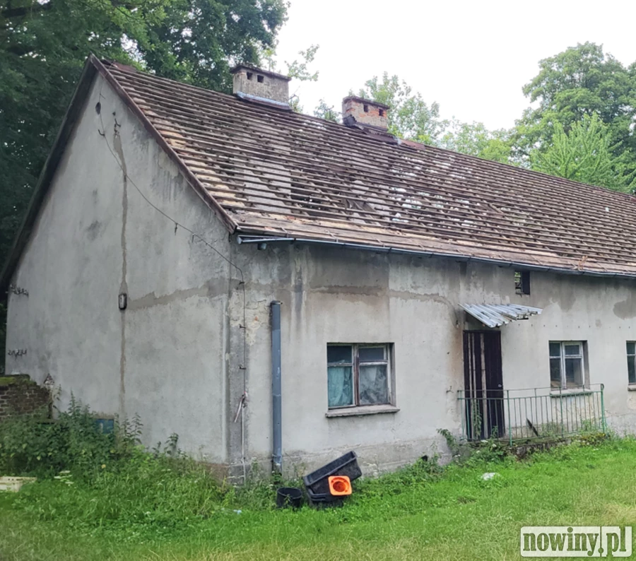 Co dzieje się w rezerwacie Łężczok? Pięć starych budynków trafia do rozbiórki