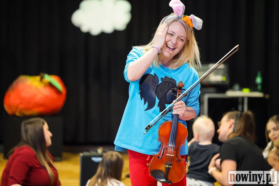 MALUCHY W KRAINIE DŹWIĘKU wracają w nowym roku z koncertem CALINECZKA. RCK zaprasza już w najbliższą niedzielę 18 stycznia.