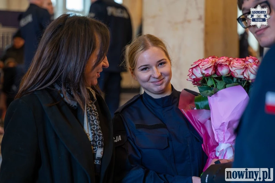 100 nowych policjantów złożyło uroczyste ślubowanie [ZDJĘCIE, WIDEO]