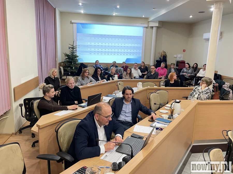 Jeśli prezydent nie wdroży zmian w oświacie to w 2032 roku będzie w szkołach Raciborza 2858 wolnych miejsc