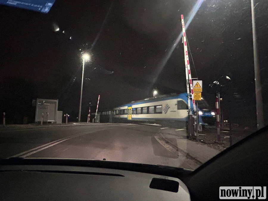 Awaria rogatek w Rybniku. Mieszkańcy alarmują: to droga dzieci do szkoły