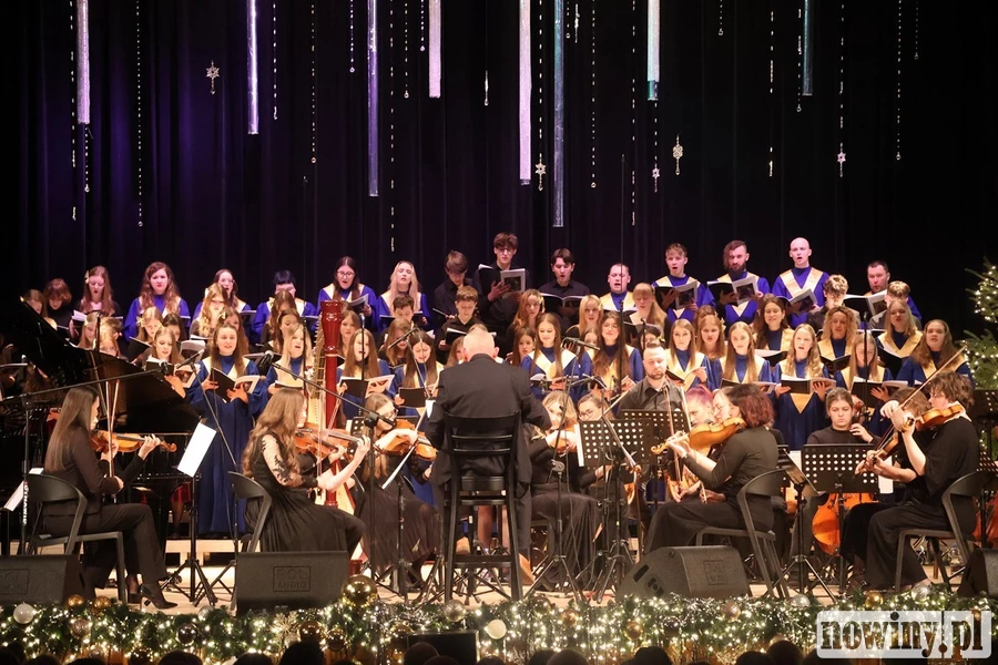 Muzyczne święto w Raciborzu. Oratorium Bożonarodzeniowego Marcelego Reszki na 30-lecie Chóru Bel Canto [ZDJĘCIA]