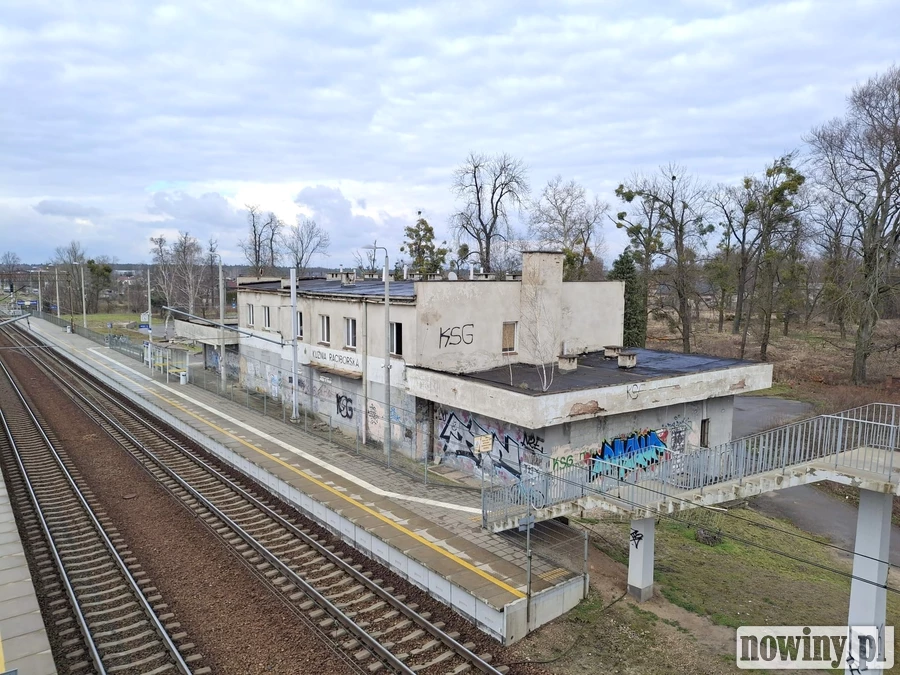 W Kuźni Raciborskiej wrze po doniesieniach medialnych. Czy naprawdę dojdzie do zmniejszenia liczby zatrzymań pociągów?