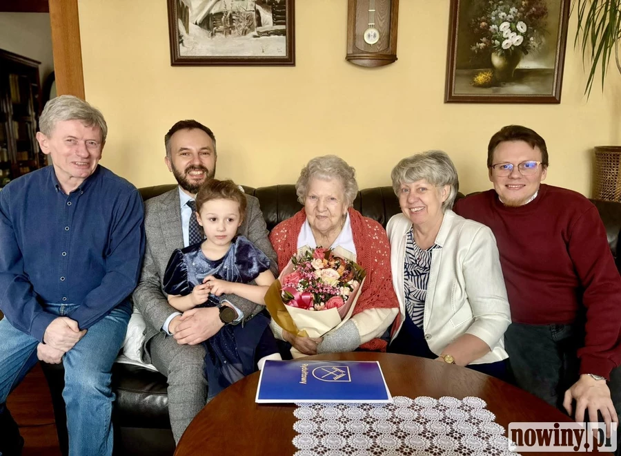Burmistrz Rydułtów u stulatki. Spotkanie z panią Reginą