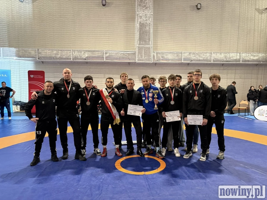 Klasycy z MKZ Unia Racibórz wicemistrzami Polski 2026 w zapasach. Złoto Czarneckiego i pięciu unitów na podium