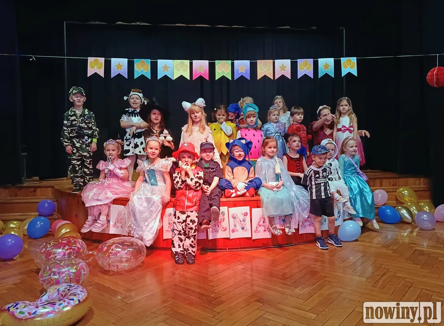 Mali Odkrywcy Sztuki zakończyli karnawał balem przebierańców