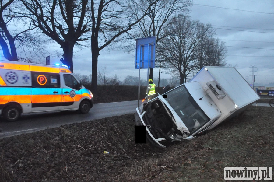 Zderzenie busa i osobówki w Syryni [ZDJĘCIA]