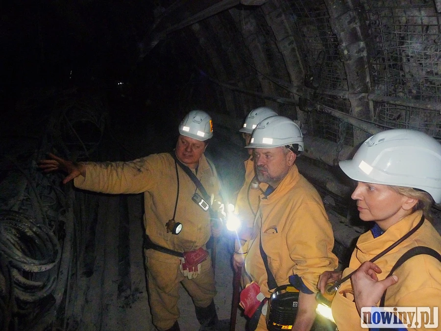 Wiceminister Grzegorz Wrona zjechał 1290 metrów pod ziemię. Budryk odbudowuje potencjał po katastrofie
