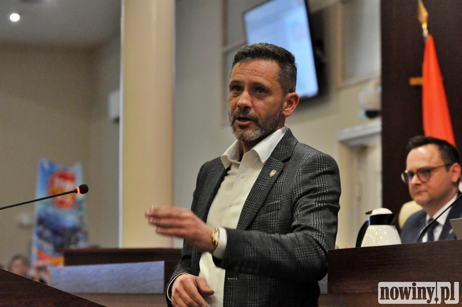 Przed miesiącem likwidowali, a dopiero teraz zdecydowali: żądań z petycji o SP13 nie uwzględniamy