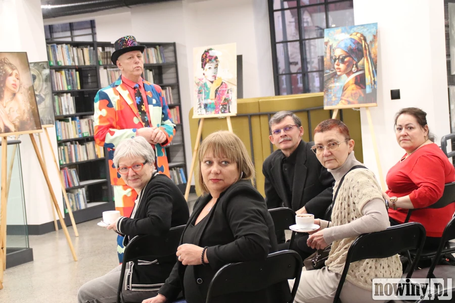 Jan Świerczek zaprezentował obrazy z puzzli w pszowskiej bibliotece [ZDJĘCIA]