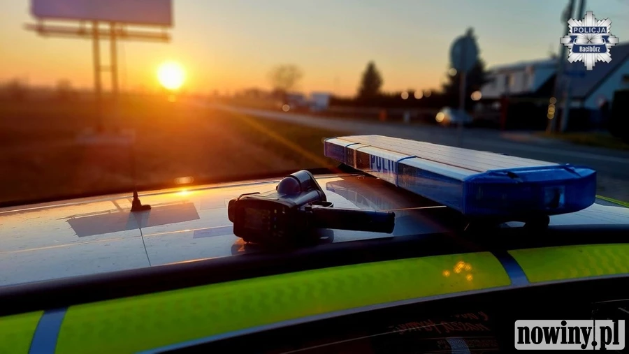 Funkcjonariusze monitorują prędkość na drogach powiatu raciborskiego, trwa policyjna akcja