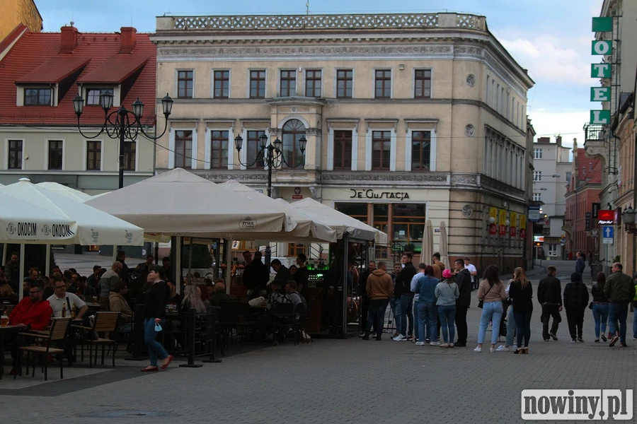 Rybniczanie podzieleni w sprawie alkoholu. Ponad połowa chce zakazu nocnej sprzedaży