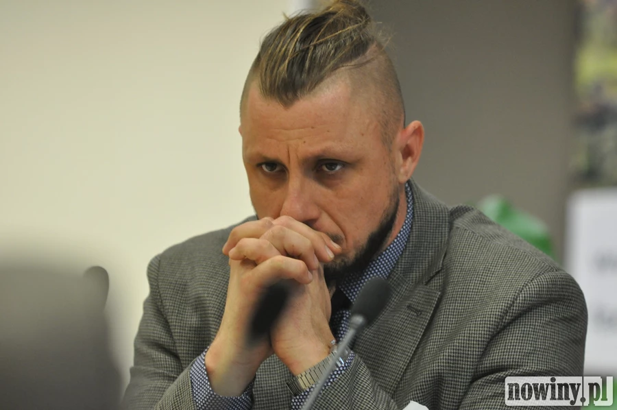 Apel radnych o szpitalny parking „przyjazny społecznie” nieskuteczny. „System parkowania spełnia swoje cele”