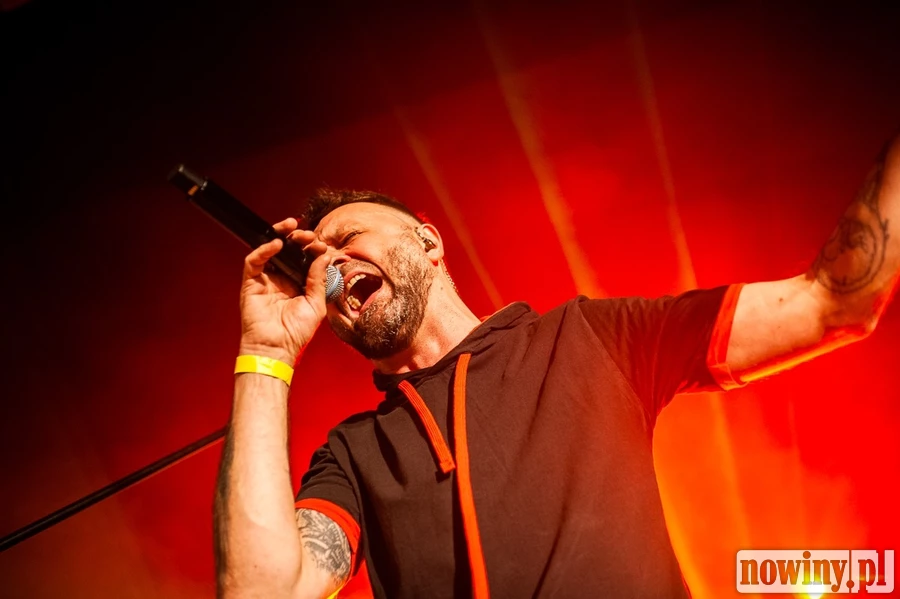Muzyczny manifest przeciwko okrucieństwu świata. Zespół Batna nie bierze jeńców w nowym singlu [WIDEO]