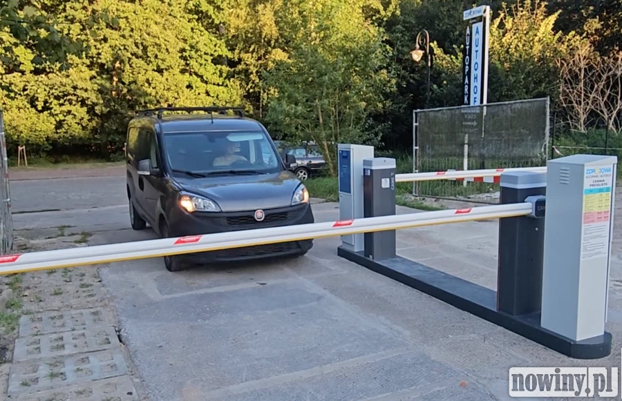 Montaż szlabanów na parkingu APCOA przy szpitalu jest technicznie możliwy