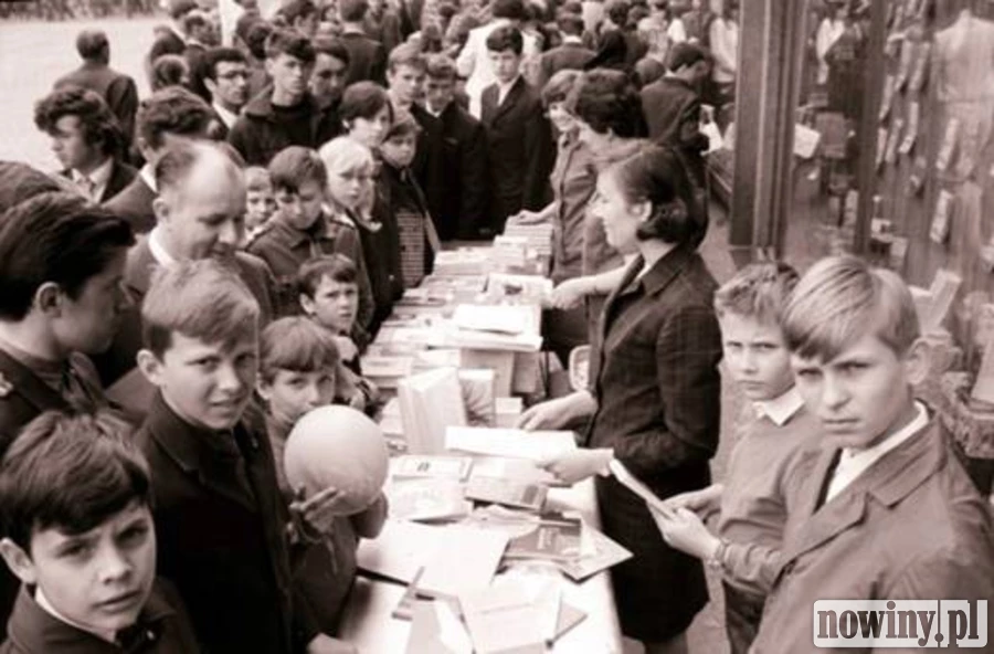 Racibórz w gruzach, a kultura już wracała. Paweł Newerla o powojennych teatrach, kinach, chórach i bibliotekach