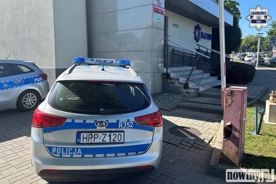Kierowca Peugeota zatrzymany na osiedlu Gwarków. Policjanci znaleźli narkotyki