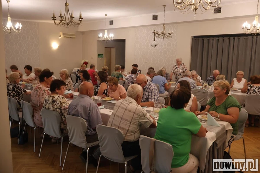 Seniorzy spotkali się w Ligocie Książęcej i… nikt nie chciał wychodzić [ZDJĘCIA]