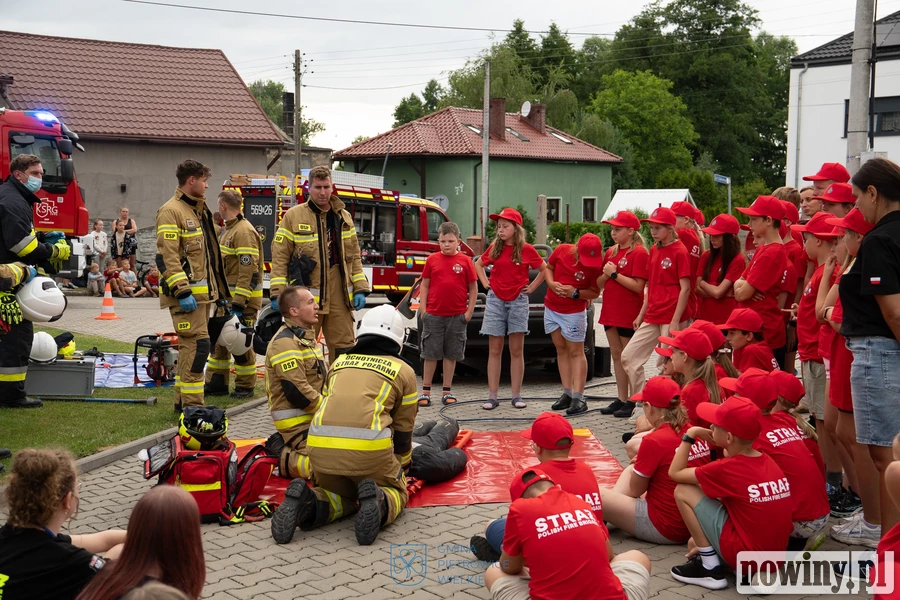 Uczyli się ratować życie i mieszkali pod namiotami. Strażacki obóz wrócił do Samborowic