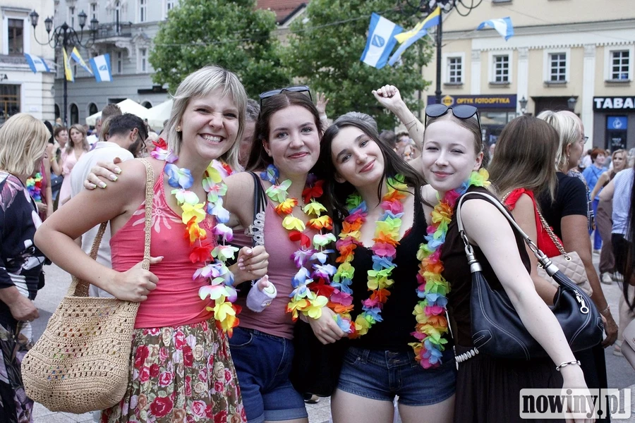 Aloha, Rybnik! Tak wyglądała Hawajska Noc na rynku [ZDJĘCIA]