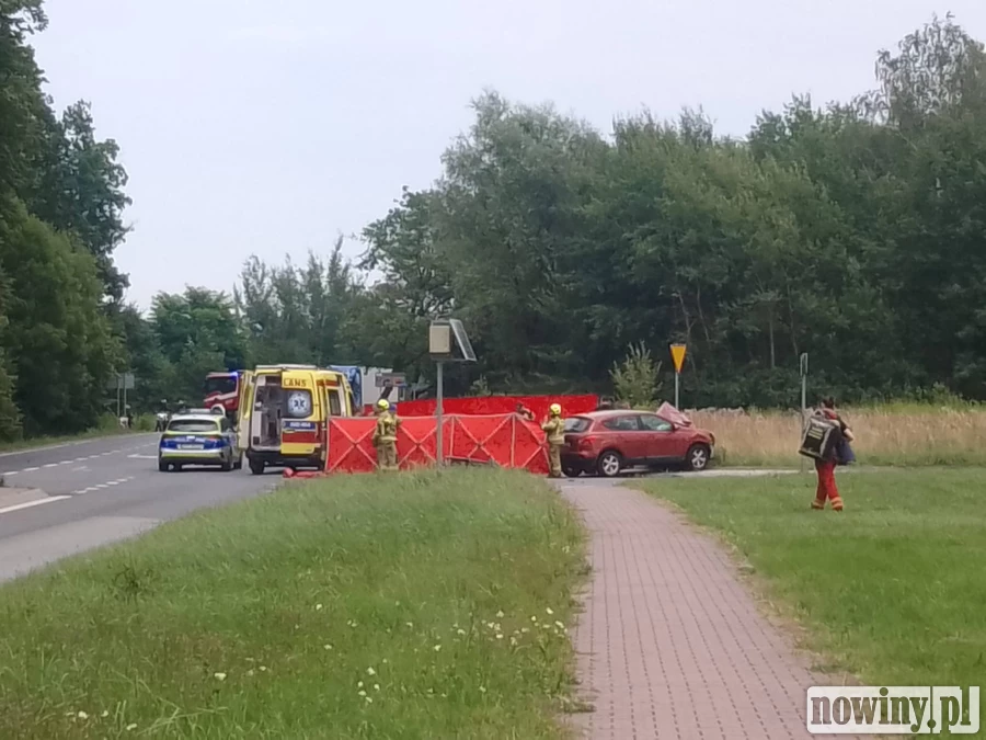 Wypadek w Gorzyczkach. Motocyklista ciężko ranny po zderzeniu z samochodem. realizowane są działania ratunkowe [ZDJĘCIA]