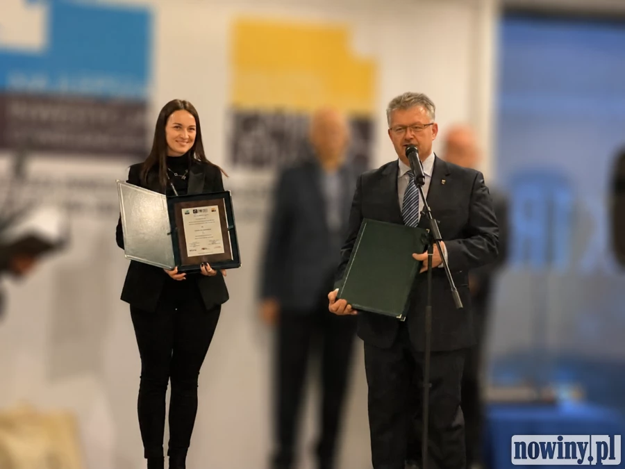 Bez konkursu, za to z awansem. Wybór sekretarza Krzyżanowic budzi prawne wątpliwości. Sprawę komentują ekspert, służby wojewody śląskiego i MSWiA