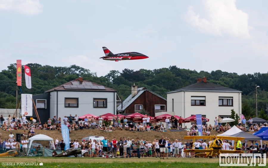 Nocne loty z pirotechniką i zrzut cukierków. RC Air Show 2026 już we wrześniu
