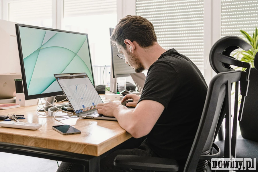 Brakuje rąk do pracy w kadrach? Automatyzacja procesów HR rozwiązuje największy problem lokalnych firm