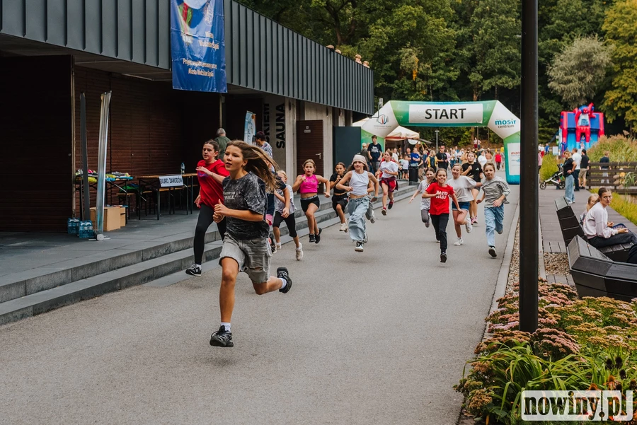 Sportowa sobota na „Balatonie”. Uczniowie i przedszkolaki rywalizowali w zawodach [ZDJĘCIA]