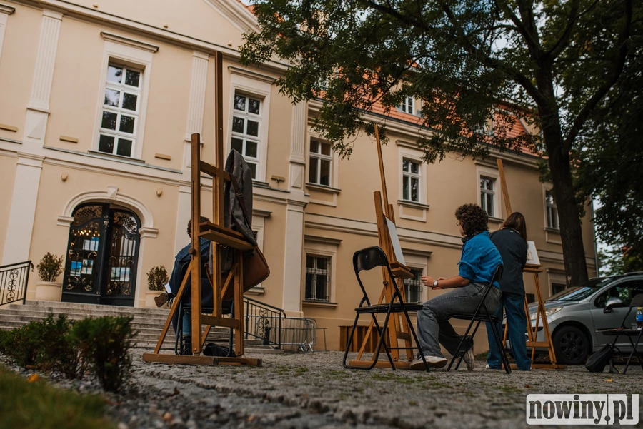 Sztuka i dziedzictwo. Artystyczny plener w Parku Zamkowym [ZDJĘCIA]