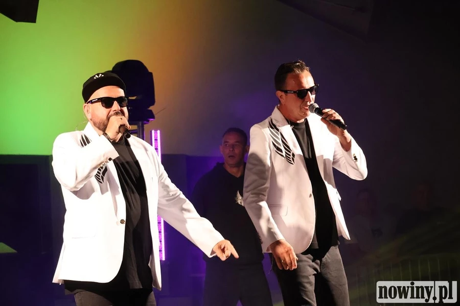 Kiedy pojawili się na scenie, zaczęła się zabawa! Long &amp; Junior w Gamowie [ZDJĘCIA]