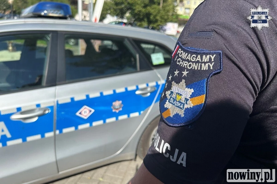 Pijani rodzice z małym dzieckiem w centrum Żor. Wezwano policję
