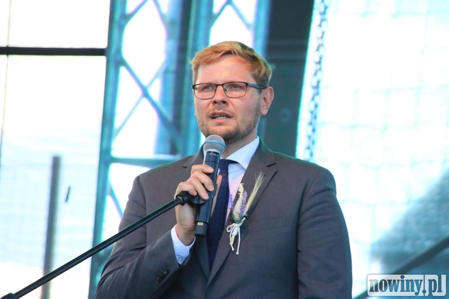 Prokurator generalny ogłosił zarzut Michałowi Wosiowi: przekroczył uprawnienia i nie dopełnił obowiązku. Woś: zarzut wyssany z palca