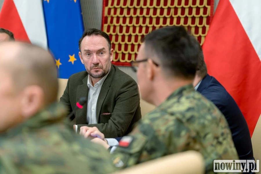 Wiceminister MSWiA zabiera głos w sprawie sekretarza Krzyżanowic. Czy można obsadzić stanowisko bez konkursu?