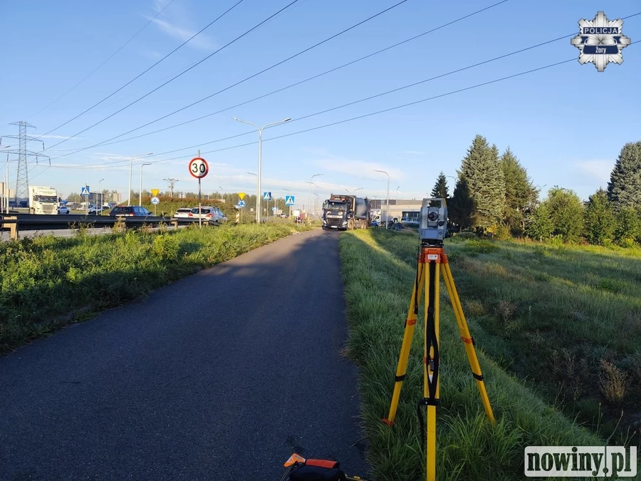 Ciężarówka potrąciła pieszego podczas cofania. 24-latek trafił do szpitala