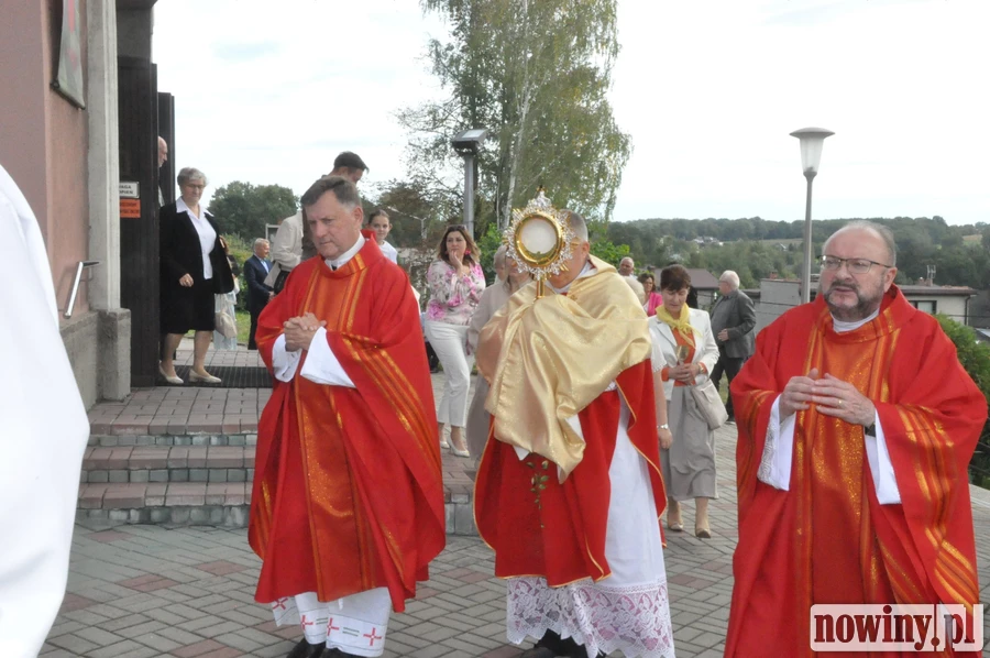 Odpust w Zawadzie. Uroczysta suma w parafii Podwyższenia Krzyża Świętego [ZDJĘCIA]
