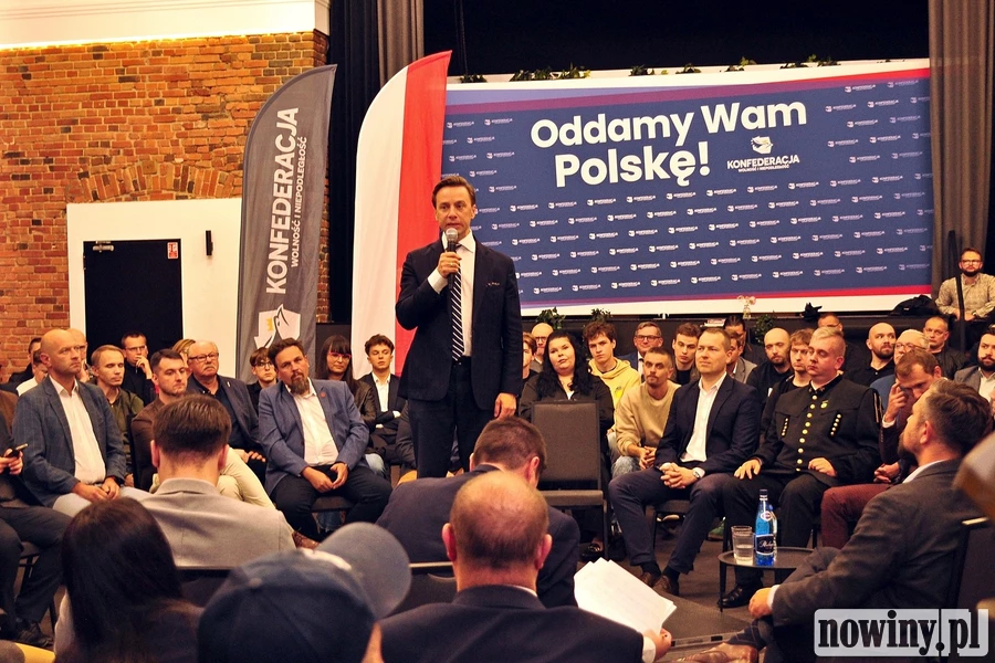 Krzysztof Bosak w Rybniku. O co pytali mieszkańcy? Padły pytania o elektrownię