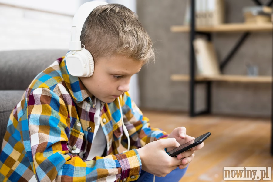 Syn grał online. Oszust przejął telefon jego mamy i wyczyścił jej konto