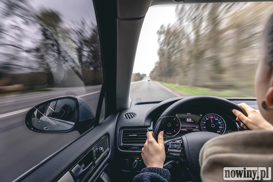 Młodzi kierowcy pędzili przez powiat raciborski. Rekordzista miał na liczniku 158 km/h