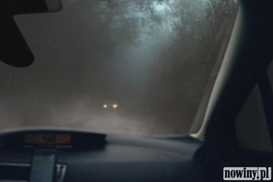 Pilny alert dla regionu. Gęste mgły mogą mocno utrudnić jazdę