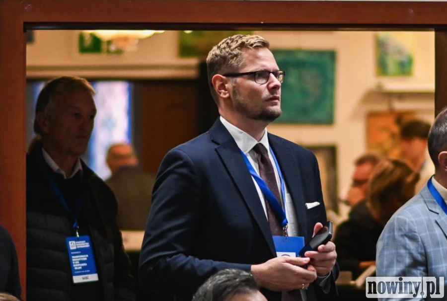 Poseł Michał Woś: każdy wyjazd z Raciborza jest zakorkowany, a prezydent zamiast inwestycjami zajmuje się kwiatkami